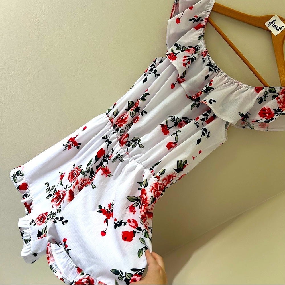 XL white floral off the shoulder romper with ruffles, no brand, EUC